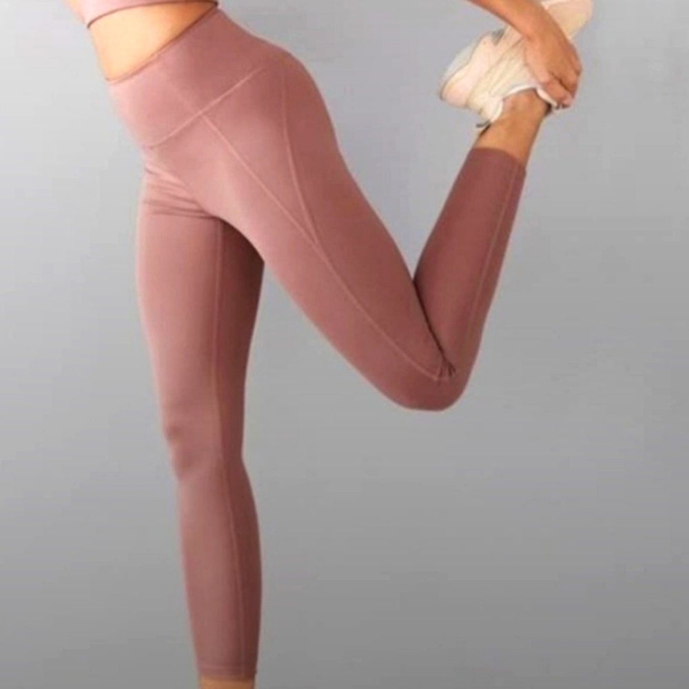 Rare Girlfriend Collective X Econyl leggings in mauve sz L
